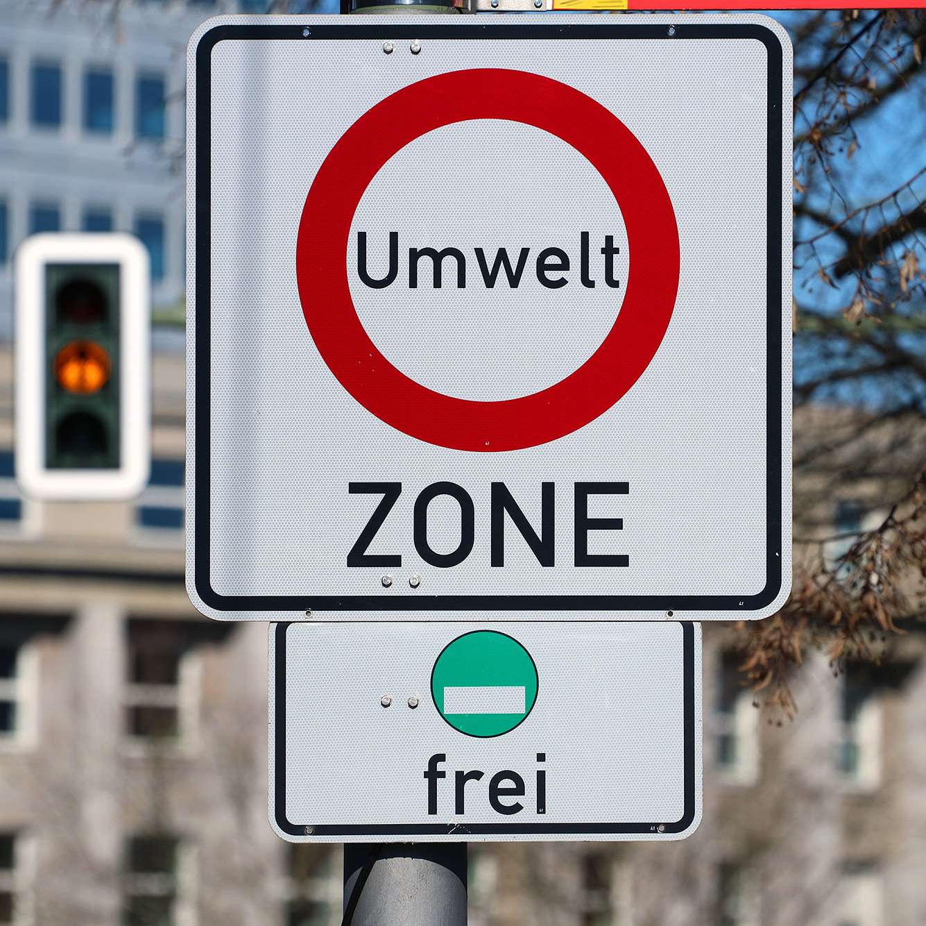 E-Autos fahren in Bayern künftig ungestraft ohne Umweltplakette in  Umweltzonen