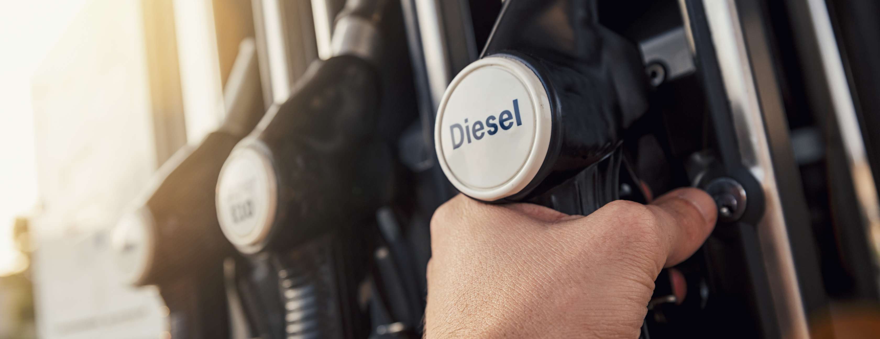 Diesel Einfülltrichter für das Betanken von Dieselfahrzeugen mit  Fehlbetankungsschutz : : Auto & Motorrad